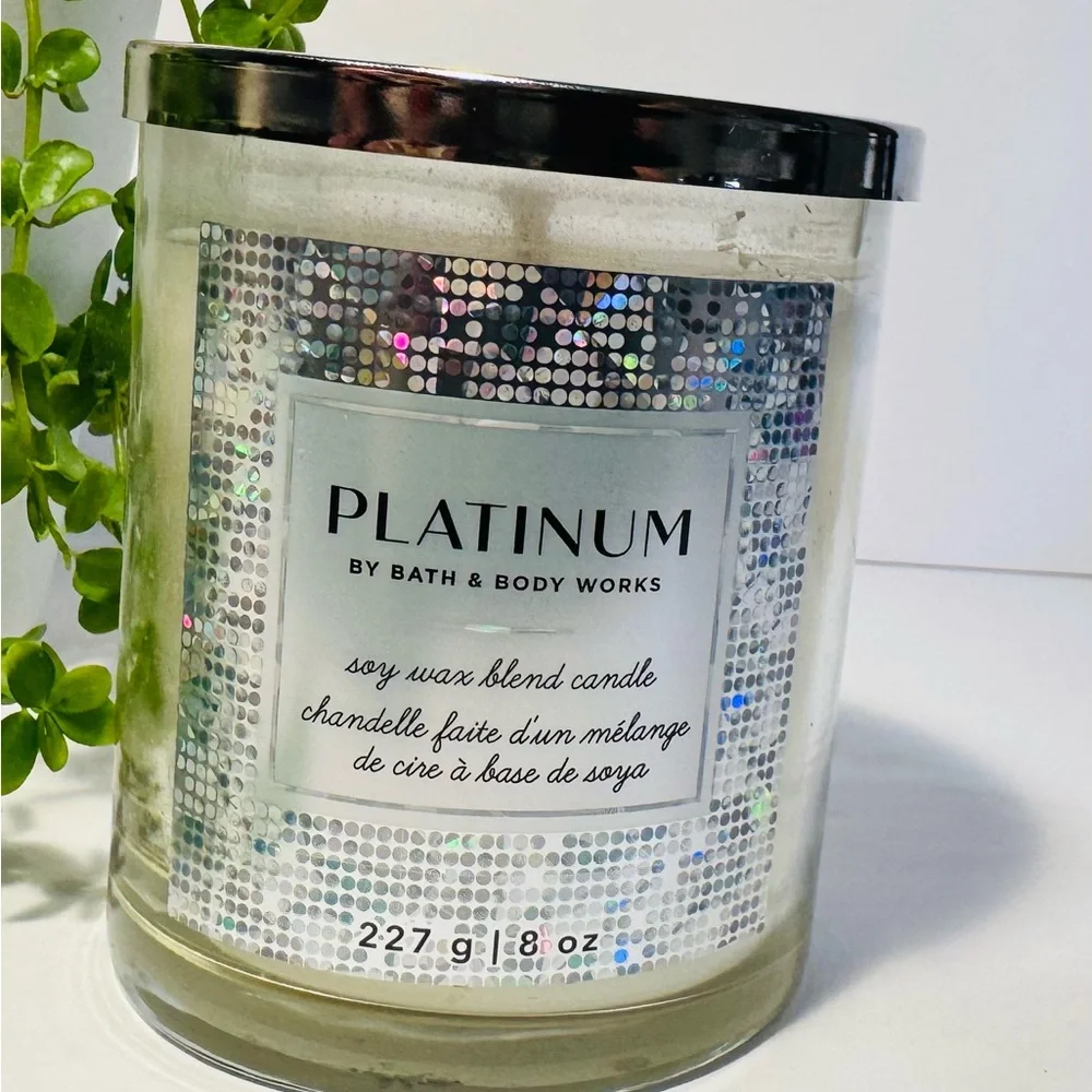 Bath & Body Works Platinum 1 Wick Candle - Holographic Silver NWOT - Picture 7 of 9